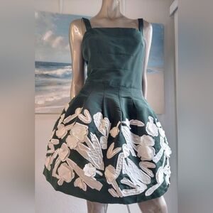 $6,740 NEW OSCAR DE LA RENTA GREEN WHITE SILK EXCLUSIVE FLORAL EMBR DRESS US 8